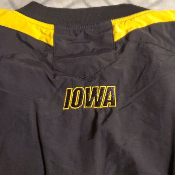 Men's Tonix Iowa Hawkeyes Black and Yellow Pullover Jacket 2xl - Picture 4 of 8